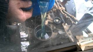 Трактор МТЗ 920 Беларус. Заливка масла в гидравлику. Belarus MTZ 920. Fill oil hydraulics. #vseklevo