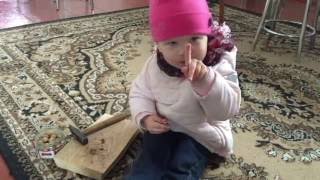 SofiaMax В деревне научилась колоть орешки Chop nuts or Live in the vilage