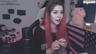 Девушки Twitch'a / Засветила трусы / Трясет сисяндрами / Выпила слюни