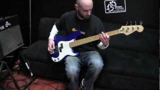 Bass Blogger demo at 13th Street Guitars