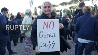 Italy: Hundreds protest against mandatory 'Green Pass' in Rome