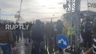 Italy: Police clash with anti-Green Pass protesters in Trieste