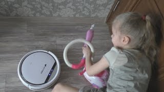 РОБОТ пылесос АТАКУЕТ засасывает зверски #Robot cleaner #Peppa pig