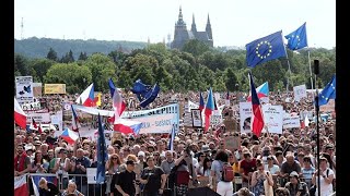 Летна 1989 и Летна 2019: бархатная революция повторяется (Aktuálně, Чехия). Aktuálně.cz, Чехия.