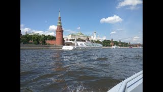 Покатушки на лодке по центру Москвы - 2019. Лодка Trident 450 с мотором Yamaha F50.