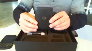 BlackBerry Q10 Unboxing (Media Edition) + BB Q10 Review