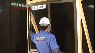 泥棒の手口（三角切り、三角割り、三角破り）thief trick to break glass