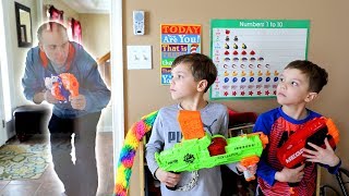 Nerf War :  Stranger Things (Twin Toys)