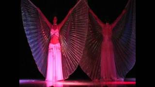 Ailes d'Isis par Julie et Marie-Pier de la troupe Noujoum Soraya