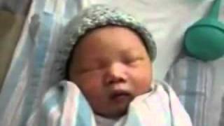 Bayi mengucap kata "iblis"