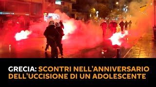 Grecia: violenti scontri nell'anniversario dell'uccisione di un adolescente da parte della polizia