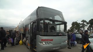 Очередная колонна беженцев вернулась в Степанакерт в сопровождении российских миротворцев