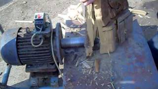 Screw type log splitter