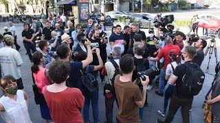 ამერიკული დავები: აშშ-ის მოქალაქეებს თბილისში პოლიცია ამშვიდებდა