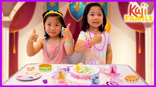 Emma and Kate Play Pretty Pretty Princess Board Game!