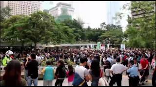 香港政改咨询再燃硝烟 泛民议员集体离场学联欲再“占领”
