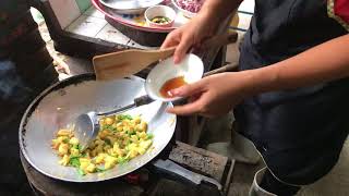 Vegan fried rice with pineapple ? yum