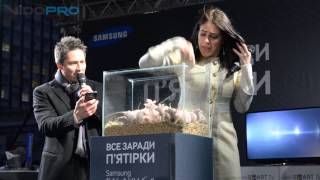 Samsung Galaxy S5 - что вытворяют звезды шоу бизнеса за него