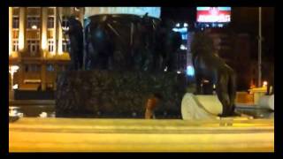 NUDIST VO CENTAROT NA SKOPJE(Fontana Aleksandar)