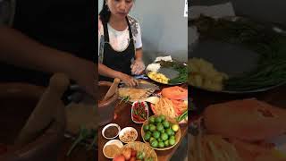 Vegan and vegetarian papaya salad