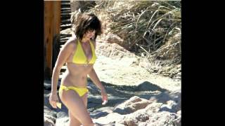 Penelope Cruz, Her Sexiest Moments on the Beach (Enrique IglesiasI - "wish I was your lover)