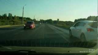 Opel Astra 1 4T MT us Lada Granta 1 6 8V MT
