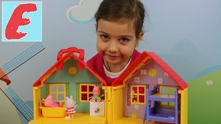 პეპა გოჭის სახლი, ემილია აწყობს პეპა გოჭის სახლს და თამაშობს, პეპა, ჯორჯი და სუზი ათვალიერებენ სახლს