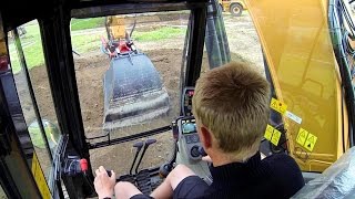Case CX235C SR Excavator With Indexator RT60B Tiltrotator Test Drive: Cab View