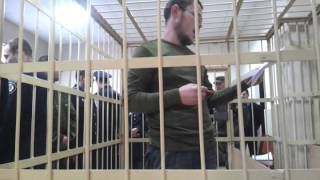 Судья и Коростелев одновременно зачитывают решение и ходатайство