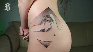 Нарисовал красотке эротическую татуировку.I drew a beautiful erotic tattoo.