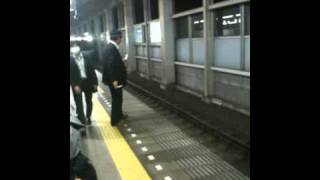 電車に飛び込もうとしている人 2011年4月 武蔵小杉駅