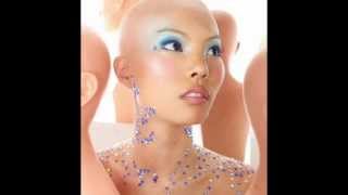 Bald Girls - Девушки побрились наголо - прикольно!