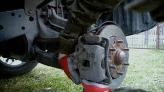 Обслуживание передних тормозов на Pajero Sport II.