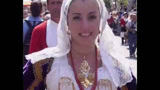 DONNE DI SARDEGNA - BELLEZZE SARDE IN COSTUME TRADIZIONALE