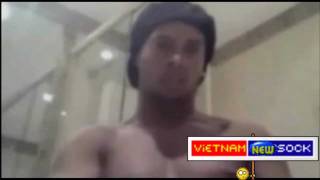 Ronaldinho Lộ clip "tự sướng"