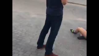 пьяная девушка на пл Поляка в Запорожье2