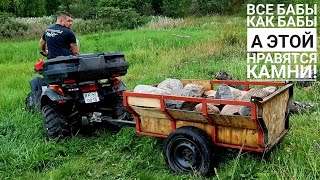 Артём моет камушки, я копаю ямку. Сова бдит за процессом. Кажется, я нашла жопоньку волка