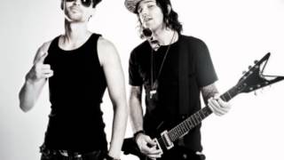Kinda Major - Hair Down With Lyrics