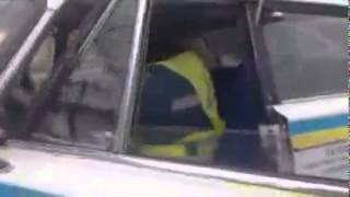 Девушка готова отдаться двоим ГАИшникам!