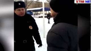 Видео Урал56.ру: Солист музыкальной группы "Звери" конфликтует с полицейскими в Оренбурге