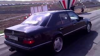 W124 E500 vs INFINITI G35 2 (E500 won)