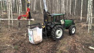 Naarva S23 ja polttopuun teko säkkiin - Naarva S23 harvester and firewood processor
