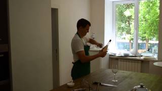 Сабраж, или как правильно открывать бутылку саблей. Sobrage, or how to open a bottle by saber