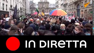 Parigi: proteste contro la legge sulla sicurezza