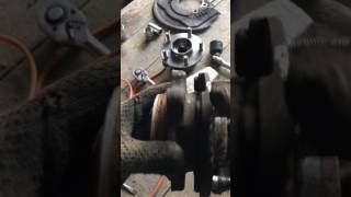 Шумит ступичный подшипник infiniti fx35 s50