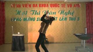 ảo thuật gia leepin biến hóa khăn vào chai,dạy ảo thuật đường phố