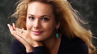 «Еще один до коллекции?»: Любительница мужчин постарше Анна Горшкова замечена с известным режиссером