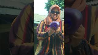 DITANTANG PECAHIN BALON AIR BERISI .. #shortvideo #shorstviral #balonair #pecahinbalon #tiktokvideo