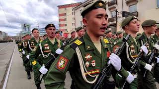 Совместное исполнение строевых песен военнослужащими ВВО и ВС Монголии в Улан-Удэ