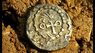 Metal Detecting - GOLD Hammered Henry V + SAXON Sceattas Found With XP Deus Ep.28